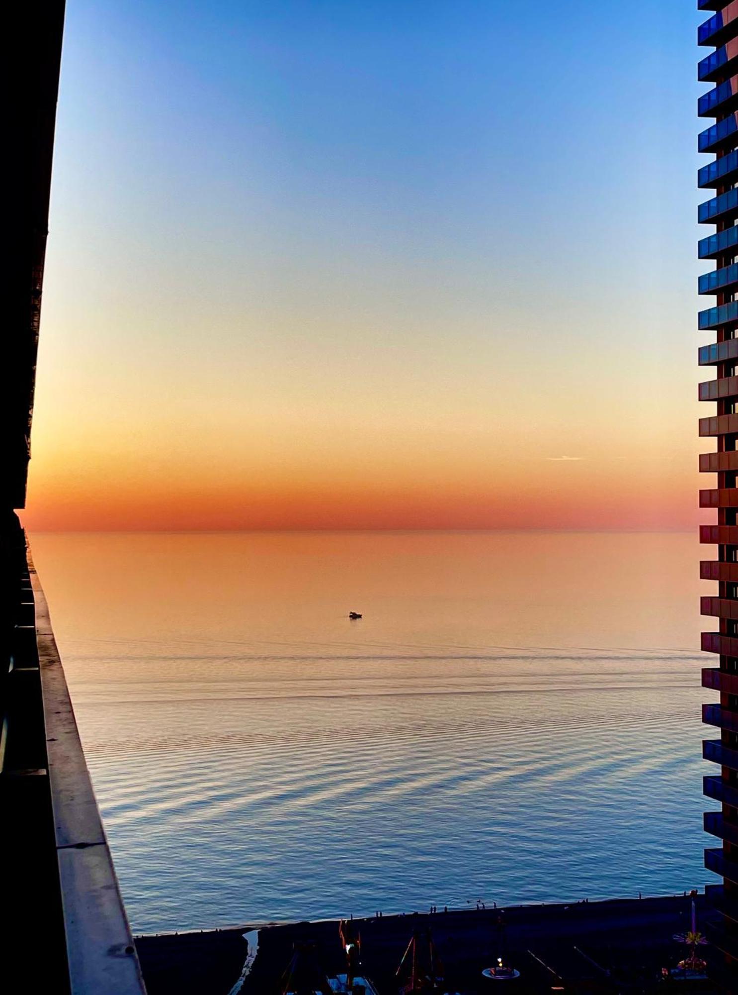 Sky Apartments Batumi Exterior photo